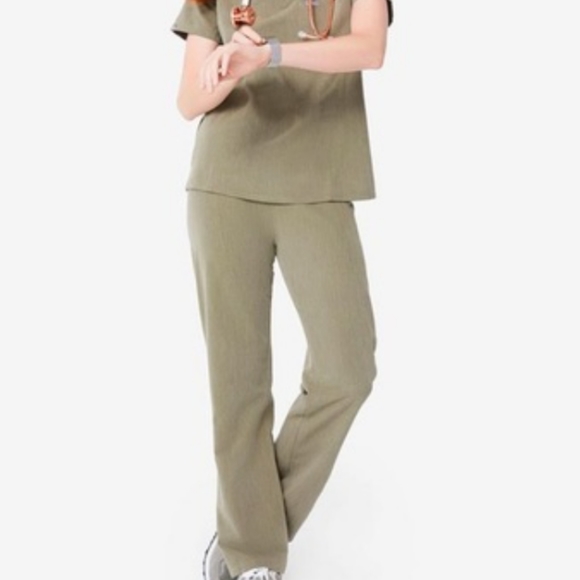 Figs Heather Olive Livingston - Picture 2 of 4